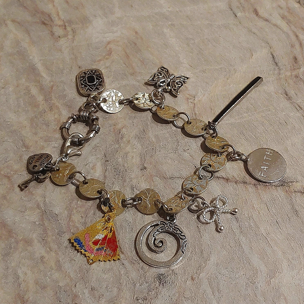 Charm bracelet